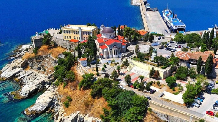 Καβάλα: Φάρος ελπίδας και σεβασμού για χιλιάδες πιστούς σε κάθε εκκλησία αφιερωμένη στη Μεγαλόχαρη