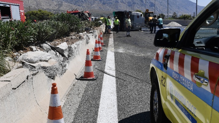 Κανονικά διεξάγεται η κυκλοφορία και στα δύο ρεύματα της εθνικής οδού Αθηνών-Κορίνθου