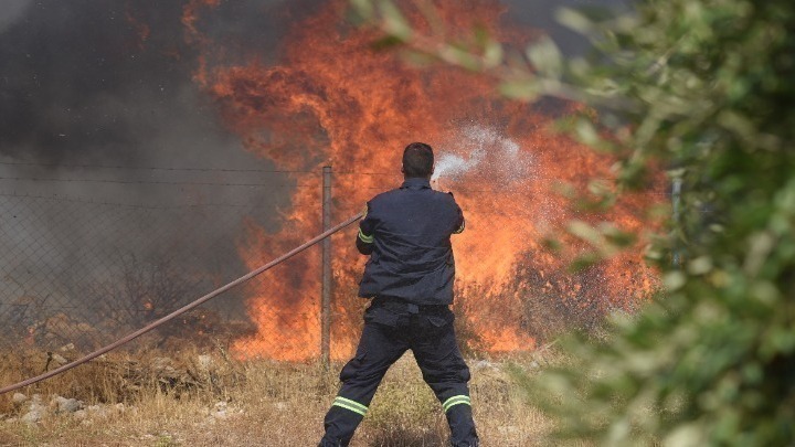 Κιλκίς: Συνεχής καταστροφή από την πυρκαγιά στο Πευκόδασος