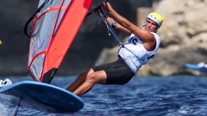 Οι αγώνες μεταλλίων στα Windsurfing μετατίθενται για αύριο (3/8)
