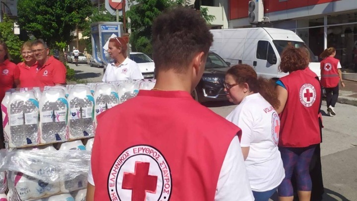 Ελληνικός Ερυθρός Σταυρός: Συγκέντρωση τροφίμων και υγειονομικού υλικού για την υποστήριξη των πυροπλήκτων