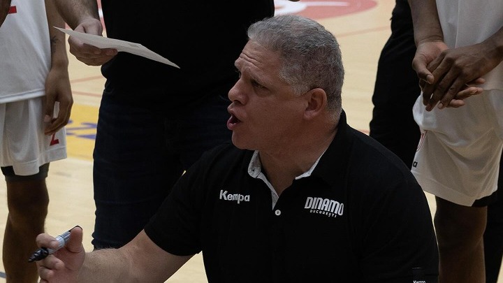 Ο Σωτήρης Μανωλόπουλος αναλαμβάνει την εθνική ομάδα μπάσκετ του Ιράν