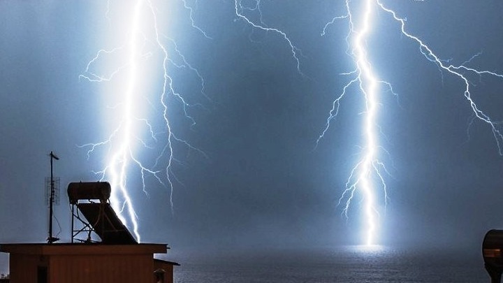 Πάτρα: Επείγον Συναγερμός του 112 για Έντονες Βροχές και Καταιγίδες