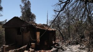 Πολιτική Προστασία: Αυτοψίες μετά τις πυρκαγιές - Έως τώρα 78 ακατάλληλες προς χρήση κατοικίες