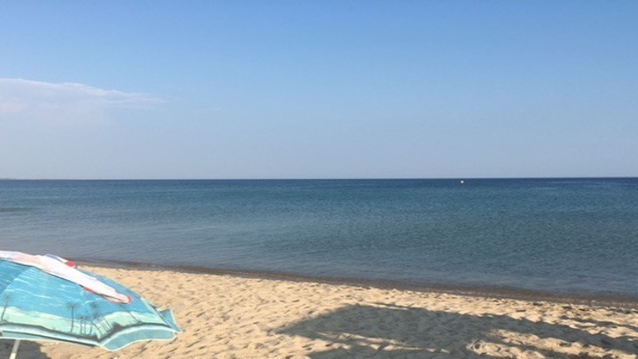 Προσωρινή Απαγόρευση Κολύμβησης στην Παραλία Ιερισσού λόγω Λεκάνης Λυμάτων