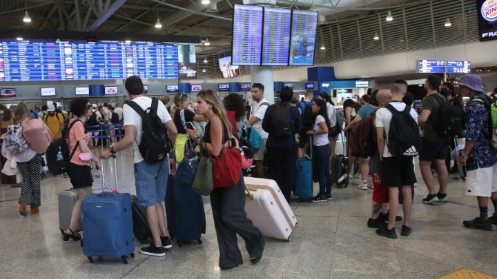 Έκρηξη της επιβατικής κίνησης στα ελληνικά αεροδρόμια το επτάμηνο Ιανουαρίου-Ιουλίου 2024