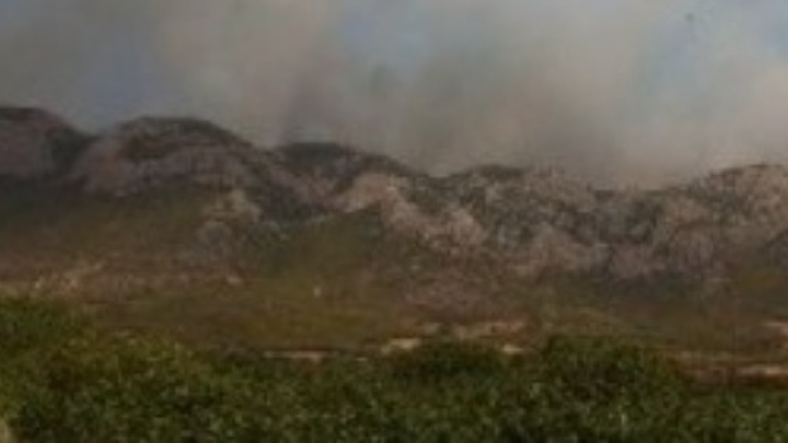 Σύλληψη 2 ατόμων στις πυρόπληκτες περιοχές της ΒΑ Αττικής με διαρρηκτικά εργαλεία
