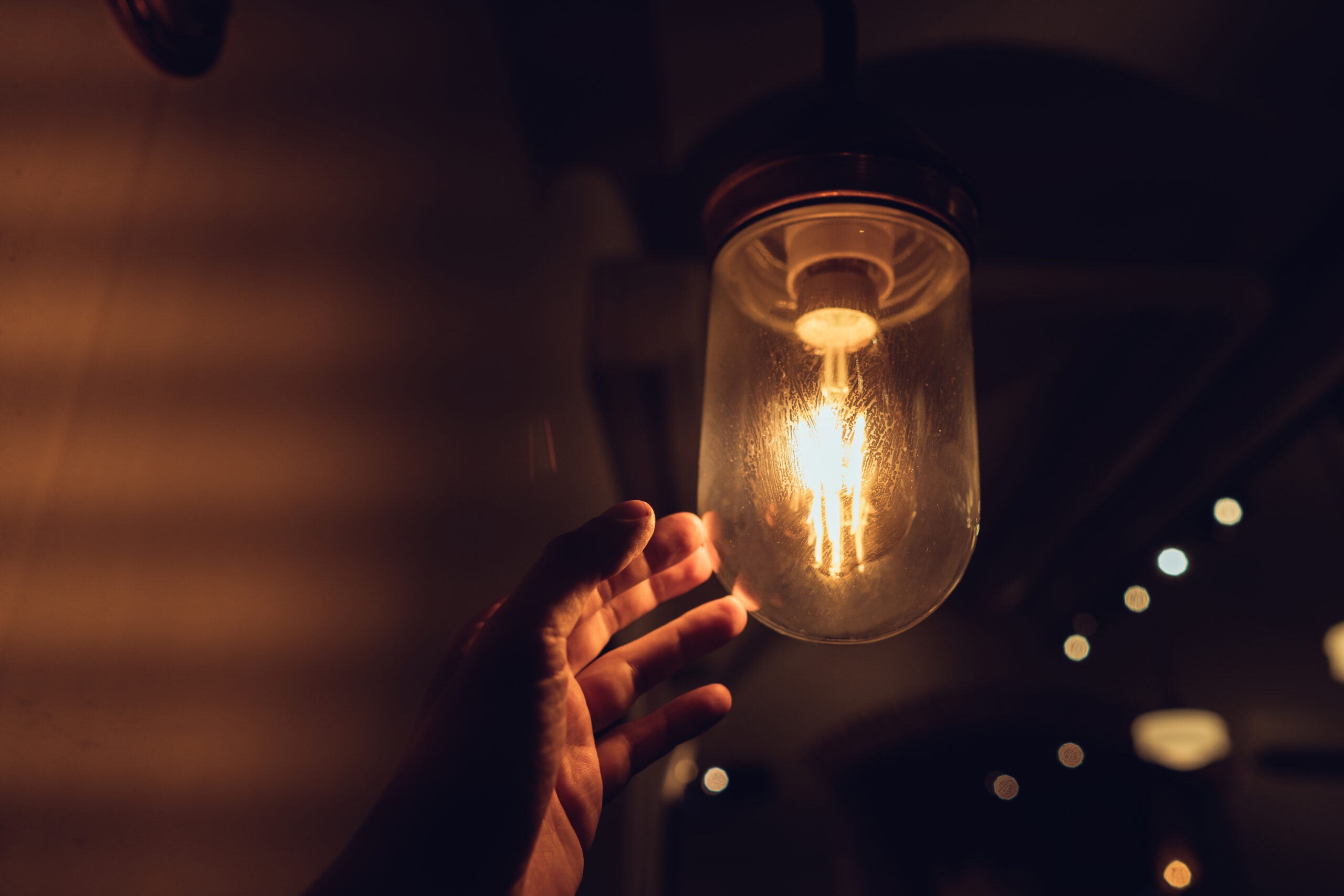 Ρεύμα | Κάτω από 15 λεπτά/kWh η τελική τιμή για τα νοικοκυριά