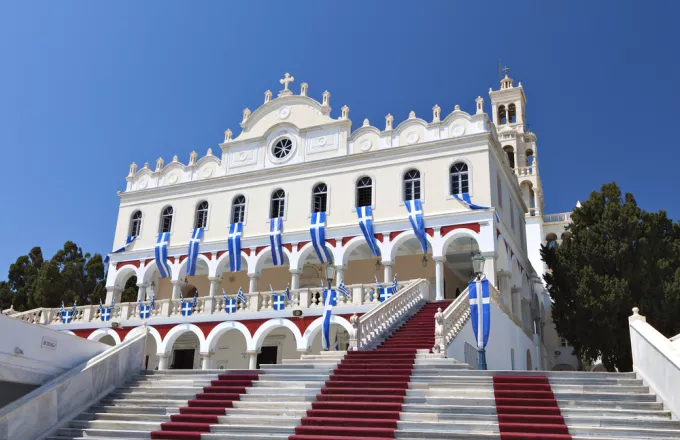 Δεκαπενταύγουστος: Με κατάνυξη και λαμπρότητα ο εορτασμός της Κοιμήσεως της Θεοτόκου