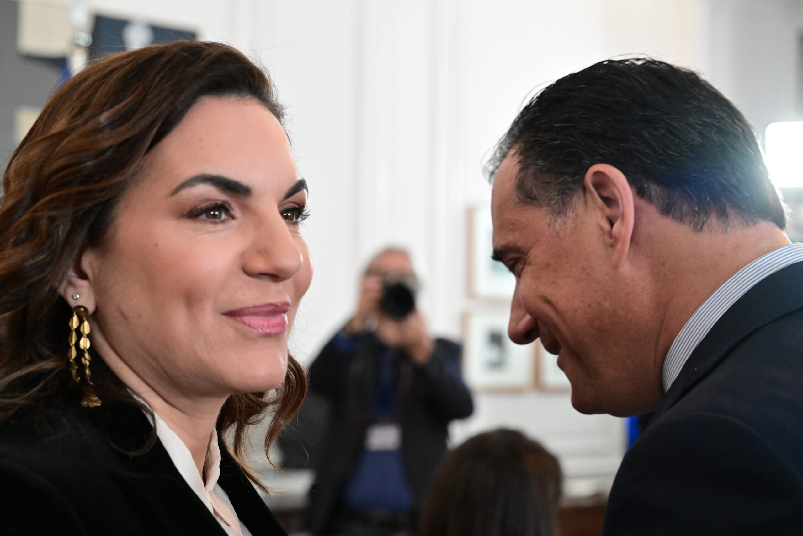 Τα χάλια παραμένουν ιδιοκτησία του κράτους μας (!)