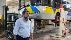 Βασίλης Οικονόμου: Ανατάχθηκαν 10 λεωφορεία και επιστρέφουν στους δρόμους της Αθήνας