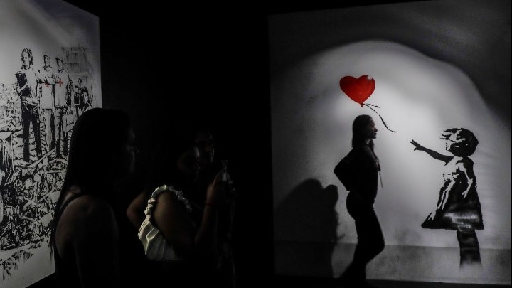 Επανεμφάνιση του έργου του Banksy «Κορίτσι με μπαλόνι» μετά την κλοπή