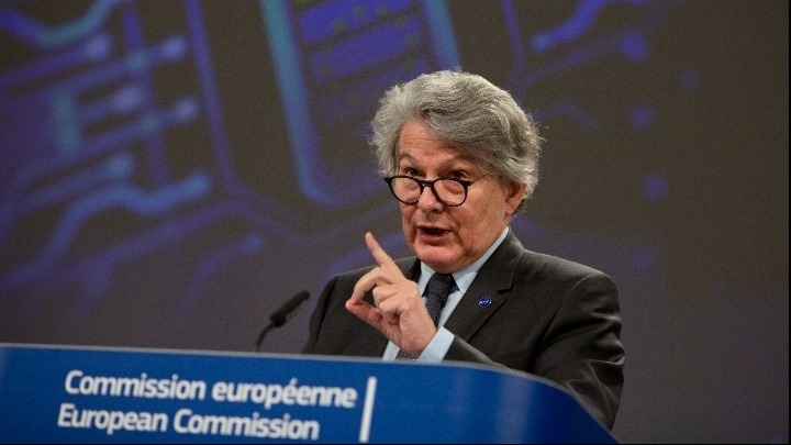 Αναταράξεις στην ΕΕ: Παραίτηση Μπρετόν από τη θέση του επιτρόπου της Γαλλίας λόγω διένεξης με φον ντερ Λάιεν