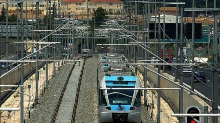 Αμαξοστοιχία της Hellenic Train προσέκρουσε σε πεσμένα δέντρα – Χωρίς τραυματισμούς