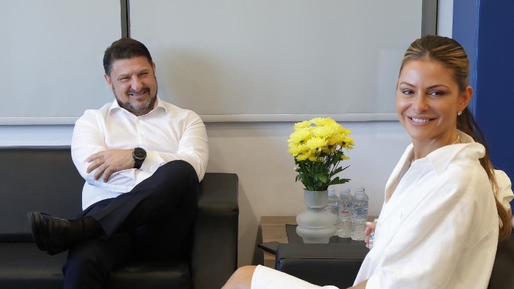 Μαρία Μενούνος: Η Πρέσβειρα της Περιφέρειας Αττικής στην Αμερική που Φέρνει την Ελλάδα Κοντά