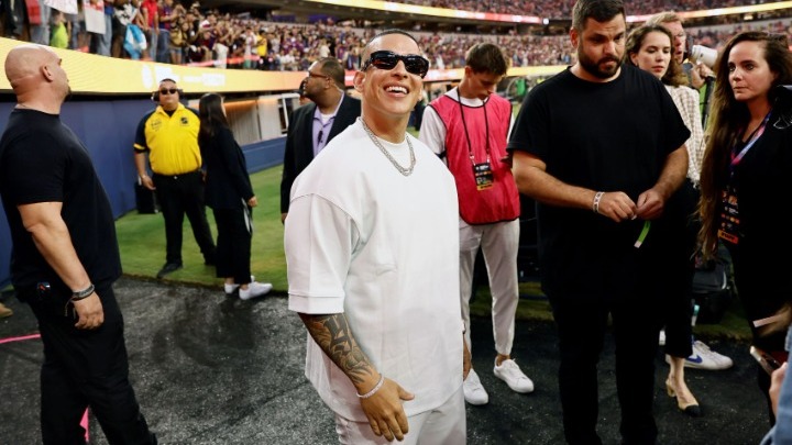 Ανακαλύπτοντας τη Διαδρομή του Daddy Yankee μέσα από την Αυτοβιογραφία του «ReaDY!»