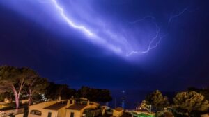 Ισχυρές βροχές, κεραυνούς και χαλάζι  φέρνει η κακοκαιρία «ATENA»