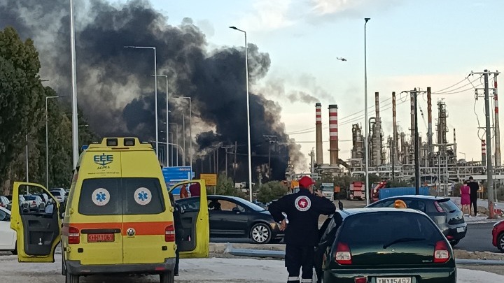 Πυρκαγιά στο διυλιστήριο της Motor Oil: Τρεις ελαφρά τραυματίες, η κατάσταση υπό έλεγχο