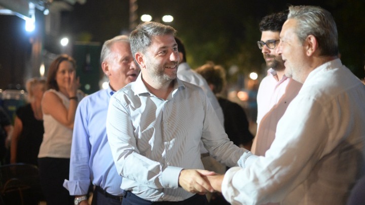 ΠΑΣΟΚ: Το Βήμα Προς την Ολική Επαναφορά Υπό την Ηγεσία του Νίκου Ανδρουλάκη