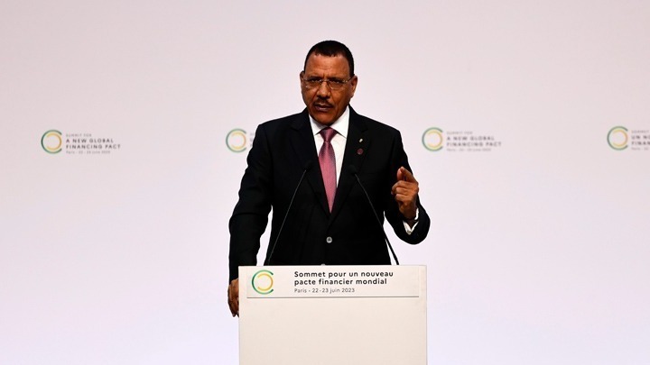 Νίγηρας: Κάλεσμα για την απελευθέρωση του πρώην προέδρου Μπαζούμ από 30 προσωπικότητες