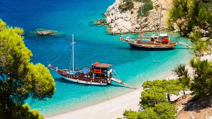 Ανακαλύπτοντας τους 10 Κρυφούς Ελληνικούς Προορισμούς Χωρίς Υπερτουρισμό για τους Γερμανούς