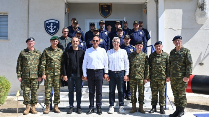 Επίσκεψη του Ν. Δένδια σε Αλεξανδρούπολη και Σαμοθράκη: Ενίσχυση της αμυντικής θωράκισης