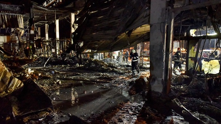 Σφοδρός Ρωσικός Βομβαρδισμός: Τρεις Γυναίκες Χάνουν τη Ζωή τους στο Ντονέτσκ, 58 οι Νεκροί στην Πολτάβα