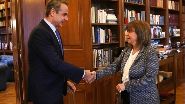 Συνάντηση Μητσοτάκη με Σακελλαροπούλου στο Προεδρικό Μέγαρο