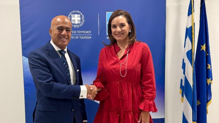 Συνάντηση Κεφαλογιάννη με υπουργό Οικονομίας των ΗΑΕ: Εξερεύνηση ευκαιριών τουριστικών επενδύσεων στην Ελλάδα