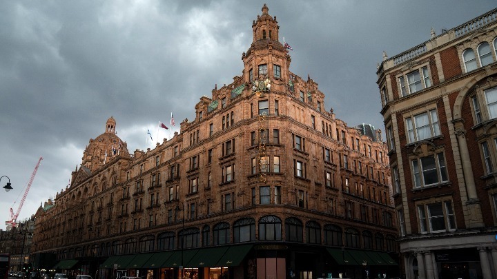 Συγγνώμη από τα Harrods για τις κατηγορίες σεξουαλικής κακοποίησης εναντίον του Μοχάμεντ αλ Φαγέντ
