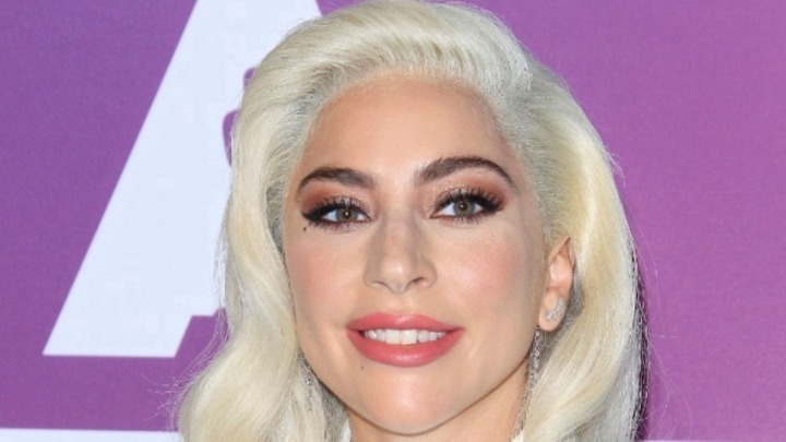 Η Lady Gaga αποκαλύπτει το πρώτο τραγούδι από το νέο άλμπουμ της για τον Οκτώβριο
