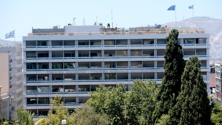Μόνιμη Απαλλαγή από τον Ειδικό Φόρο Κατανάλωσης για Αγροτικό Πετρέλαιο και Έκπτωση Φόρου για Δωρεές προς το Δημόσιο από το 2025