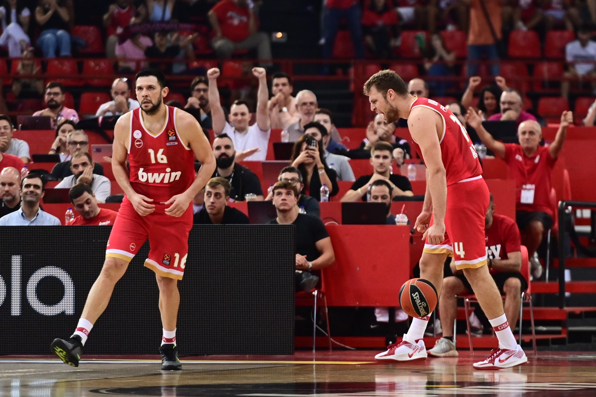 Συγκλονιστικά αποτελέσματα στην Euroleague: Ολυμπιακός θριαμβεύει, Παναθηναϊκός διαψεύδει προσδοκίες