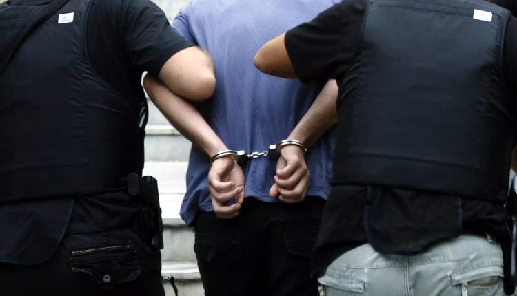 Προφυλάκιση του υποδιευθυντή της ΔΟΥ Κέρκυρας για εγκληματική οργάνωση