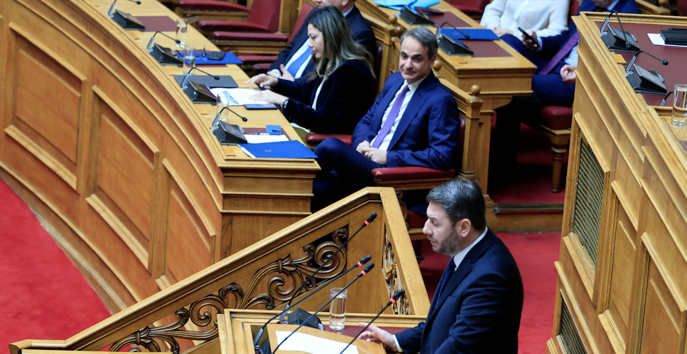 Ο Μητσοτάκης ετοιμάζει την πρώτη τρικλοποδιά στον Ανδρουλάκη