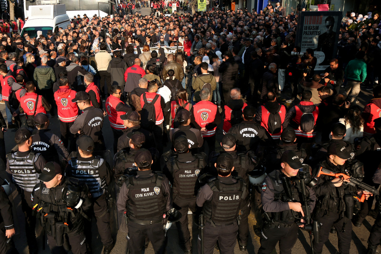 Τουρκία: Κύμα συλλήψεων εξαιτίας της καθαίρεσης φιλοκούρδων δημάρχων