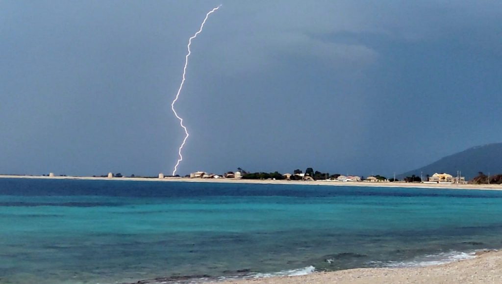 Προειδοποίηση για καταιγίδες και χαλάζι: Ιδιαίτερη προσοχή σε Δυτική Ελλάδα