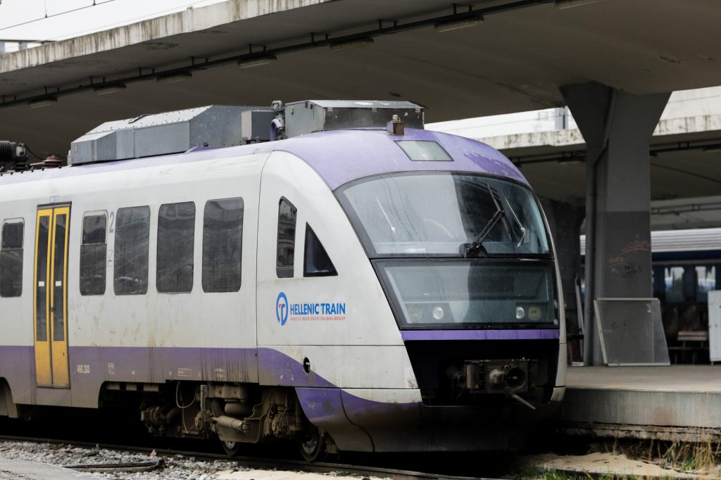 Τραγωδία στους Αγίους Ανάργυρους: Γυναίκα παρασύρθηκε από συρμό του Προαστιακού