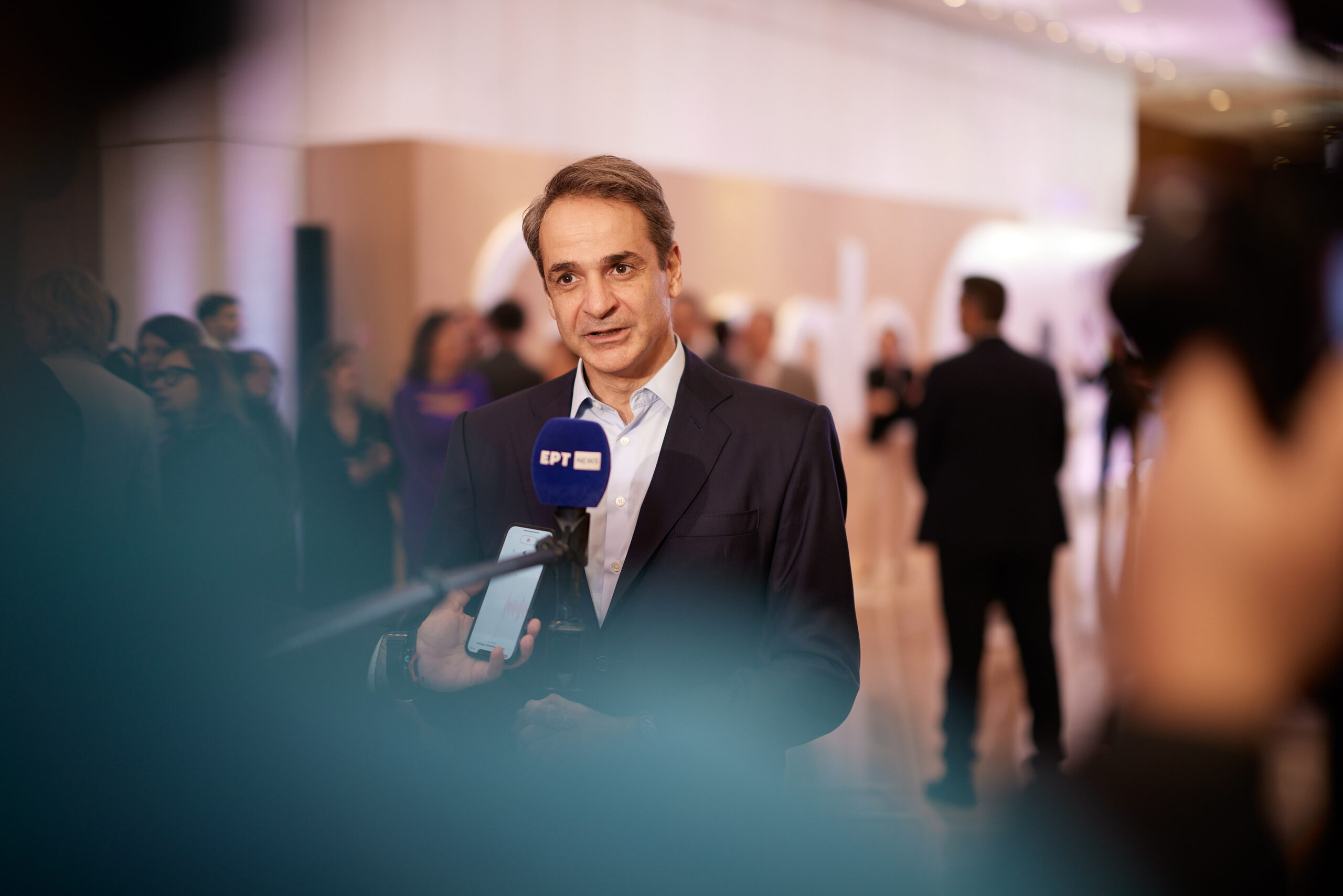 Τα 9 «δώρα» Μητσοτάκη με τον προϋπολογισμό του 2025