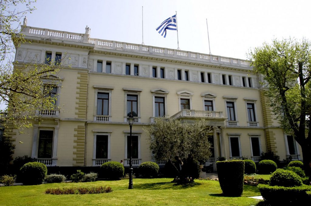 Πρόταση για τον επόμενο Πρόεδρο της Δημοκρατίας: Η ανάγκη ενός πολιτικού προσώπου, σύμφωνα με Κακλαμάνη και Καστανίδη