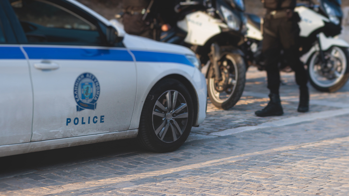 Τρεις ανήλικοι συνελήφθησαν για ληστείες σε Ελληνικό και Άλιμο