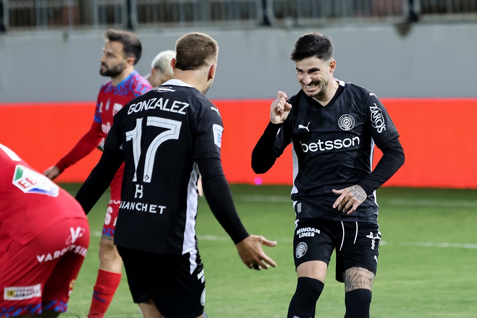 ΟΦΗ – Βόλος 4-0: Άνετη νίκη για την ομάδα της Κρήτης απέναντι στους δέκα Θεσσαλούς
