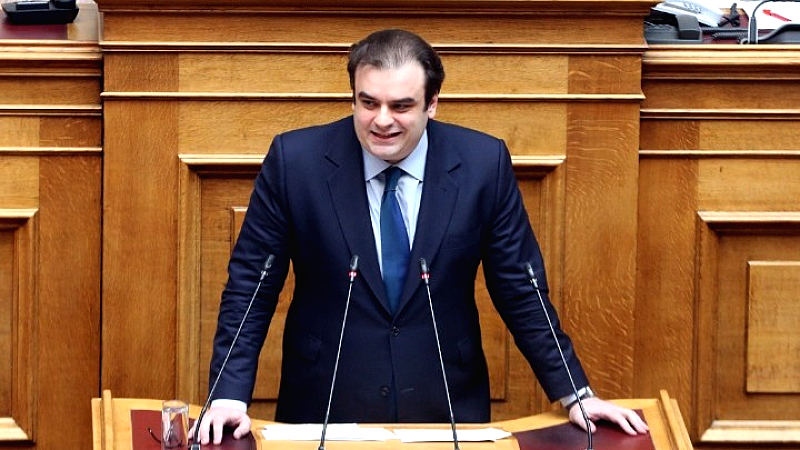 Σημαντική πρόοδος για τα Δημόσια Ωνάσεια Σχολεία – Αντιπαράθεση Πιερρακάκη – Νατσιού στη Βουλή