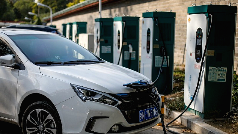 Κίνα: Αύξηση 49,1% κατέγραψε ο αριθμός των πυλώνων φόρτισης ηλεκτροκίνητων οχημάτων το 2024