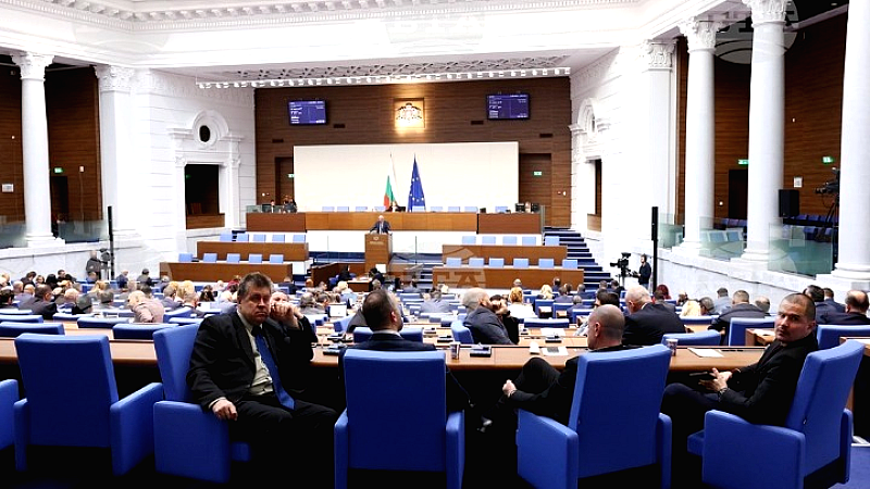 Βουλγαρία: Υιοθέτηση δήλωσης από το κοινοβούλιο για τη μη συμμετοχή των ενόπλων δυνάμεων στην Ουκρανία
