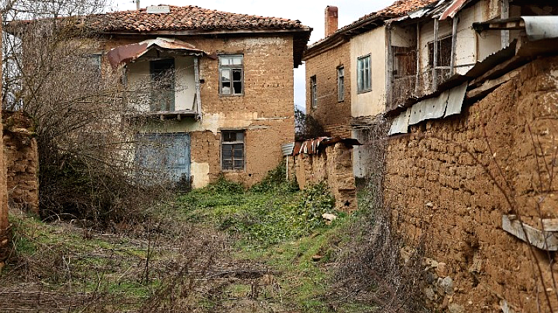 Καστοριά: Ανακαλύπτοντας την αρχιτεκτονική κληρονομιά των πλίνθινων χωριών των Κορεστείων