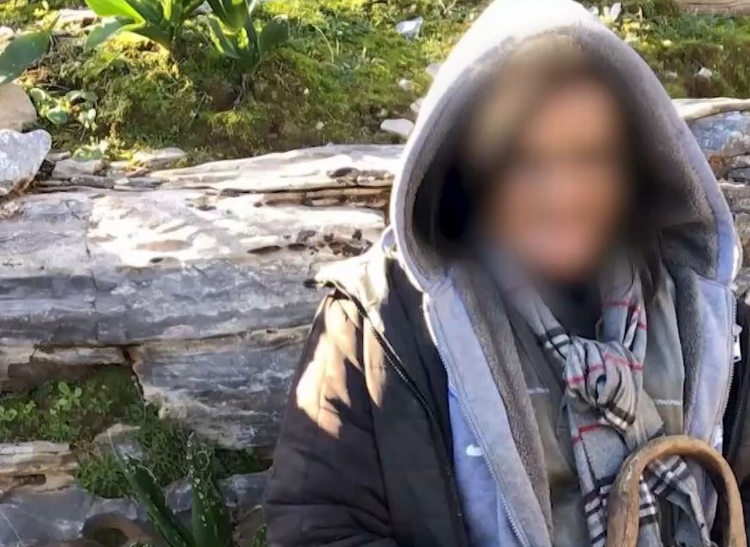 Κάρυστος: Σοκαριστικές αποκαλύψεις για τη ζωή της 52χρονης που δίνει μάχη για την επιβίωσή της – Χειροπέδες στον σύζυγό της