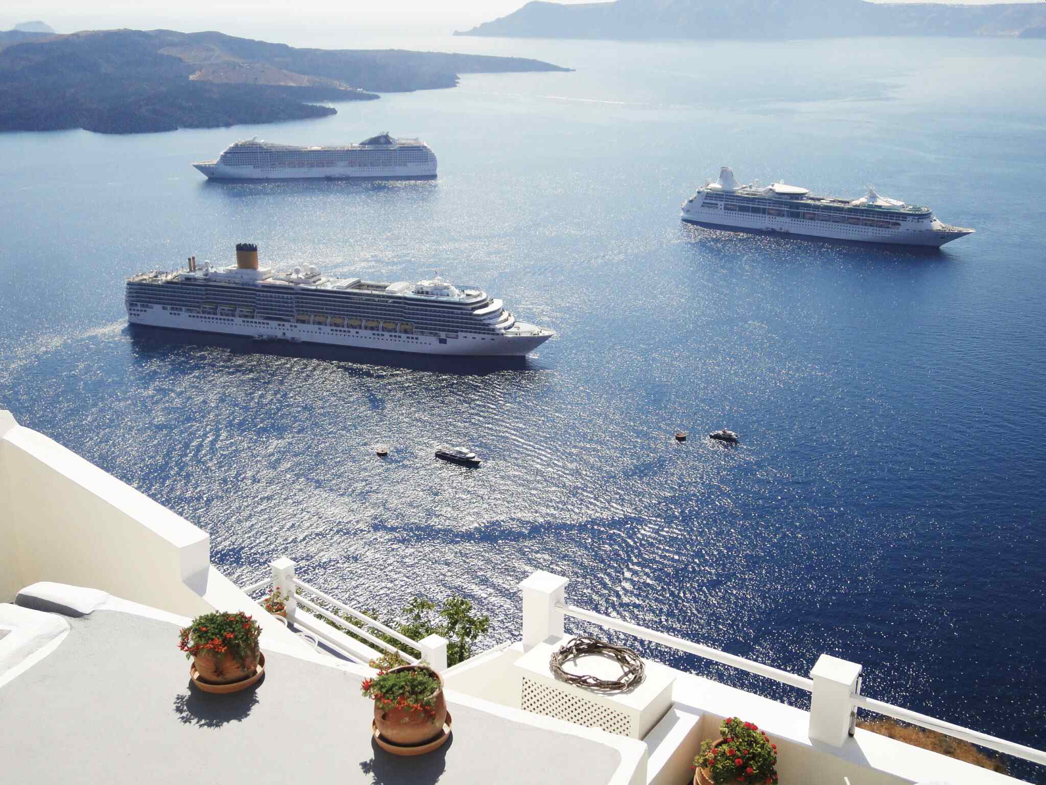 Σαντορίνη: Αυθαίρετες κατασκευές εντοπίστηκαν από το υπουργείο Περιβάλλοντος