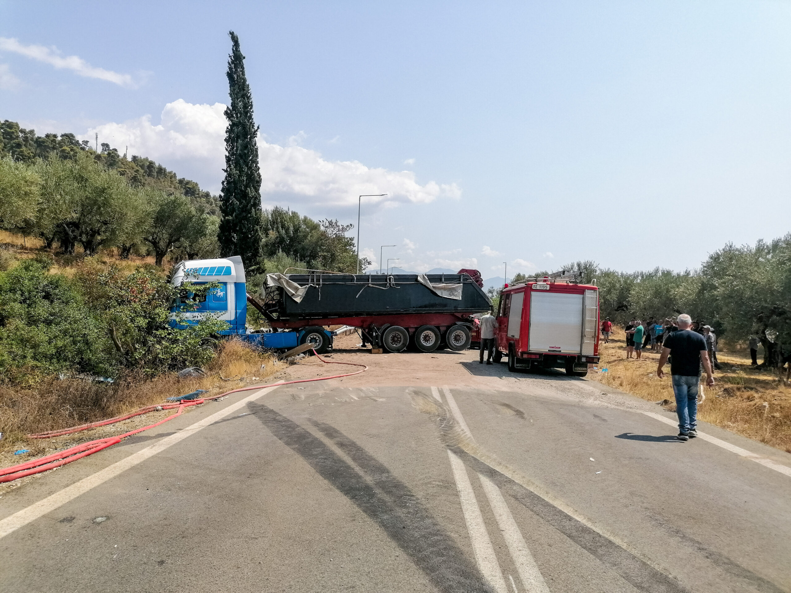Θεσσαλονίκη: Φορτηγό προσέκρουσε σε μπάρες στην Εγνατία Οδό – Κλειστές δύο λωρίδες