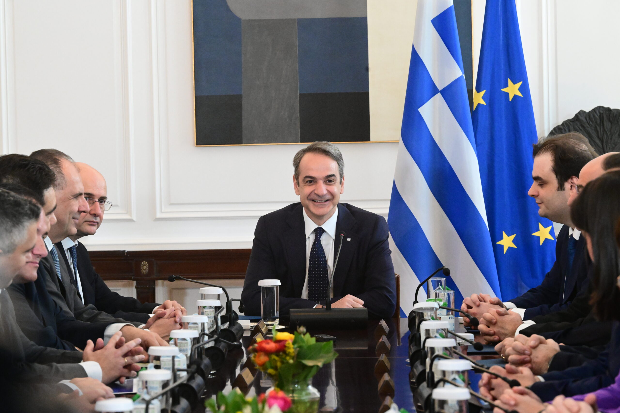 Νέος κατώτατος μισθός στα 880€ – Εκτός ατζέντας τα τρένα, αξιολόγηση δημοσίων υπηρεσιών μέσω email